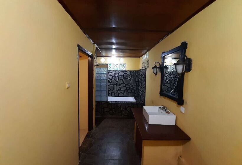 스탠다드 룸 산 전망, Tangkoko Sanctuary Villa