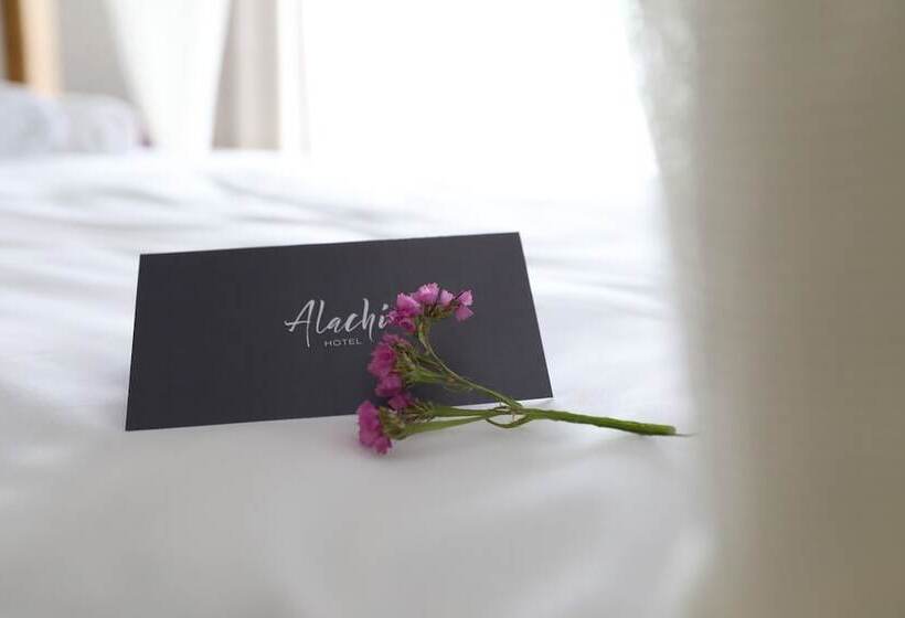 Номер Deluxe Вид на Бассейн, Alachi