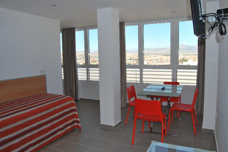 4인용 스탠다드 룸, Estudiotel Alicante