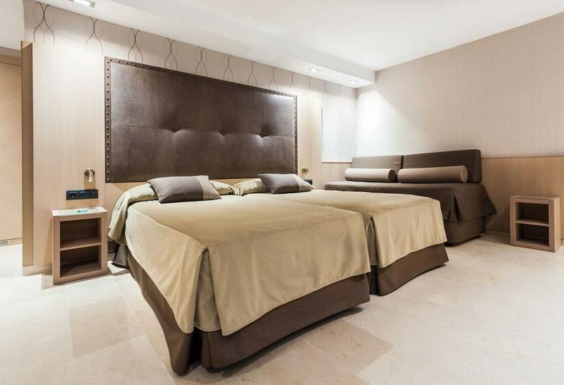 Четырехместный Номер Стандарт, Gran Hotel Barcino