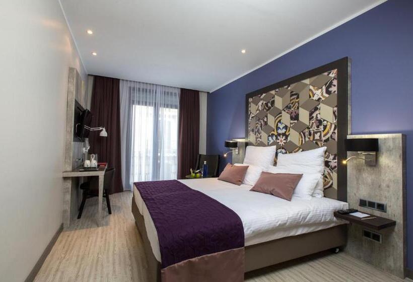 수피리어 트리플 룸, Leonardo Hotel Barcelona Las Ramblas