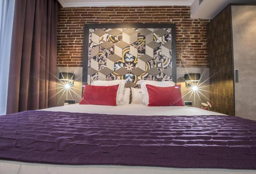 Трехместный Номер Deluxe, Leonardo Hotel Barcelona Las Ramblas