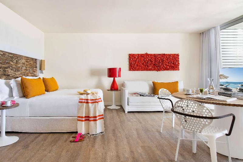 Suite con Piscina, Me Ibiza   The Leading Hotels Of The World