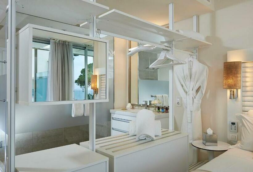 Habitación Estándar Vista Mar con Terraza, Me Ibiza   The Leading Hotels Of The World