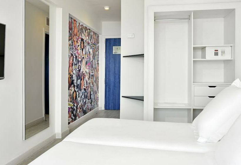 Номер Стандарт Вид на Бассейн, Sol House The Studio   Calviá Beach   Adults Only