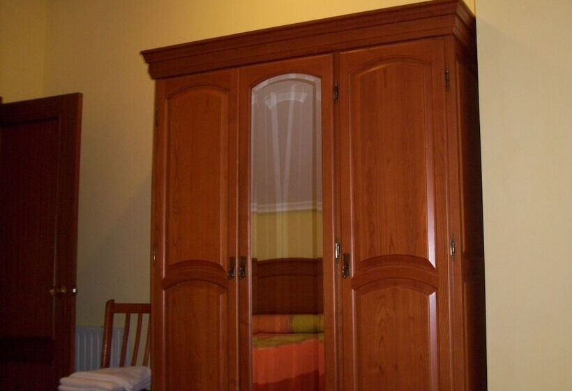 Standard Room, Noray