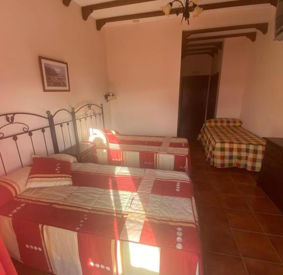 Quarto Triplo Standart, Meson Fuente Del Pino