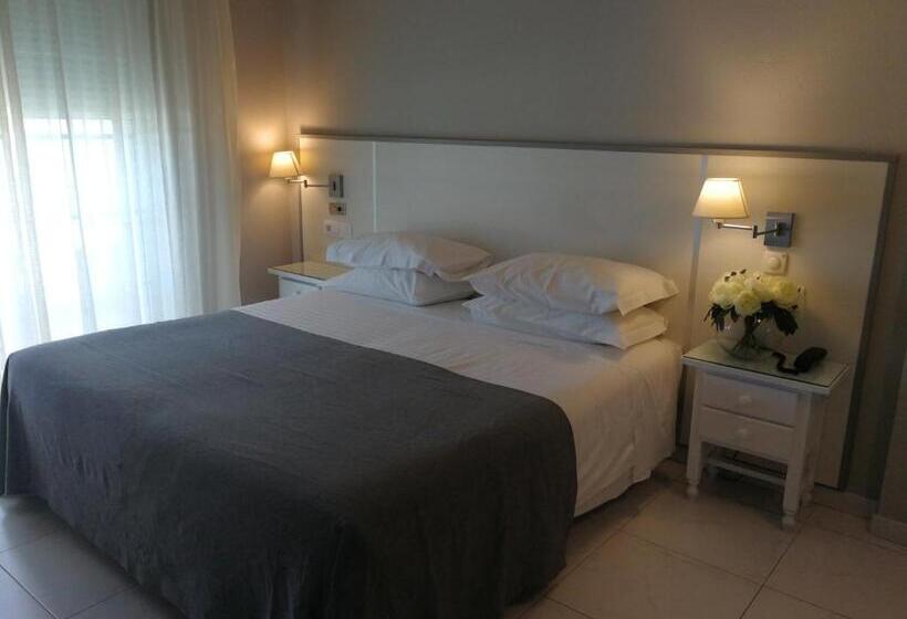 اتاق عادی, Ancora Sanxenxo