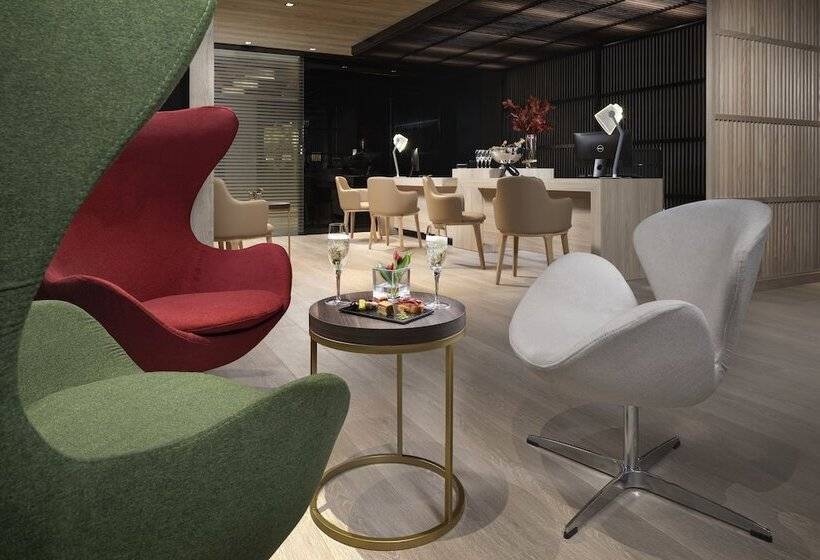 Habitación Triple Premium, Melia Castilla