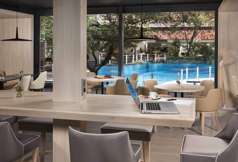 Habitación Familiar, Melia Castilla