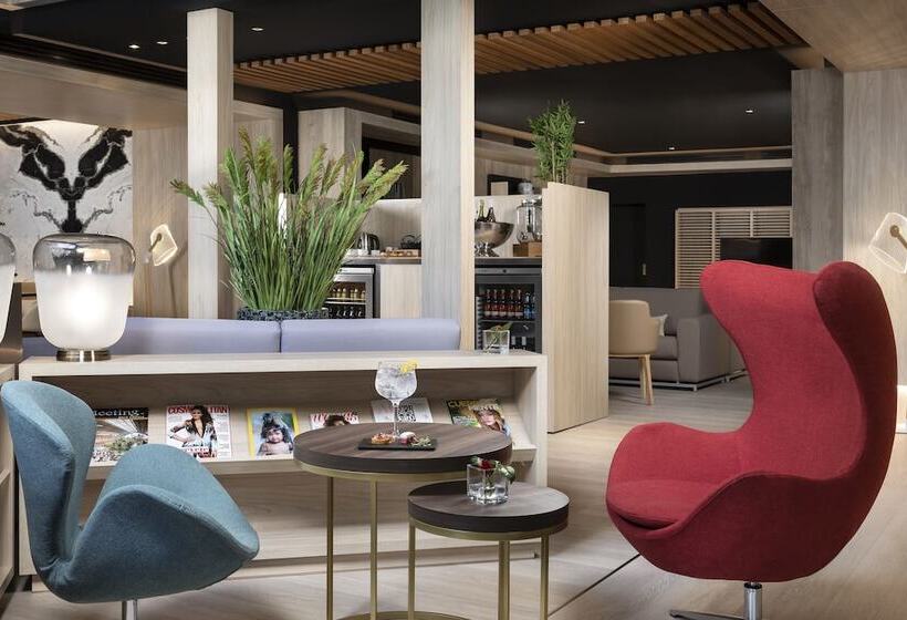 Habitación Familiar, Melia Castilla