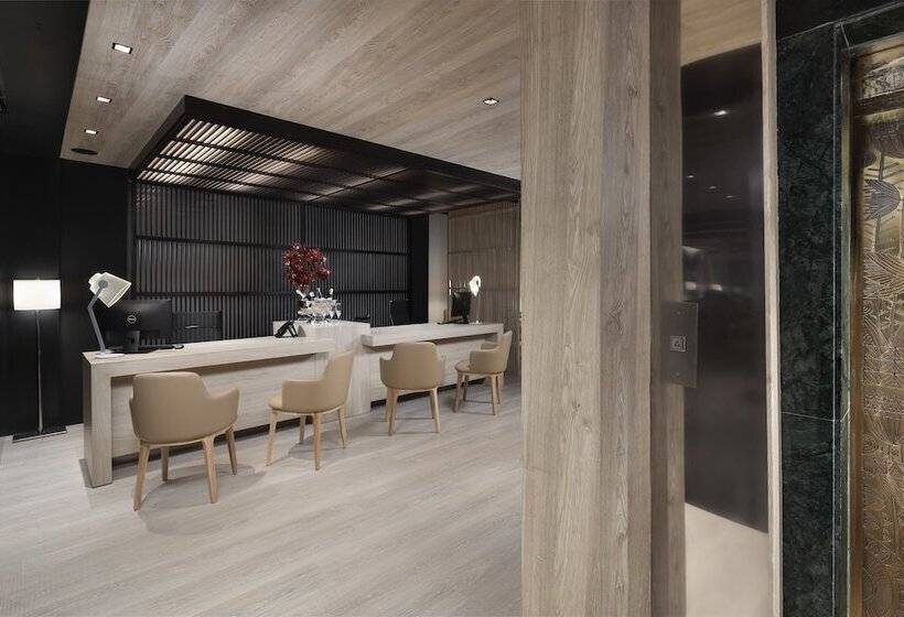 Habitación Familiar, Melia Castilla