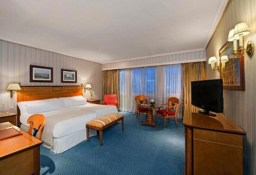 Habitación Familiar, Melia Castilla