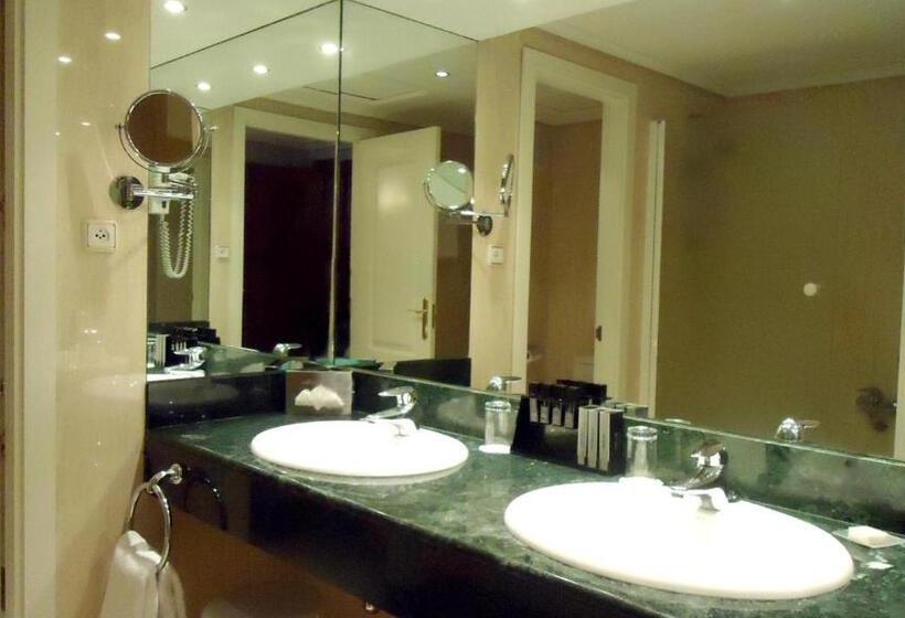 Habitación Triple Premium, Melia Castilla