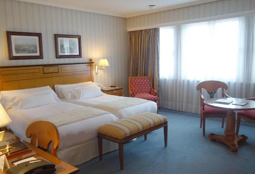 Habitación Triple Premium, Melia Castilla