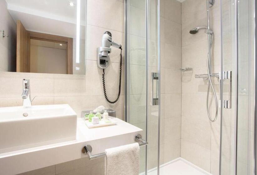Habitación Estándar, NH Madrid Balboa