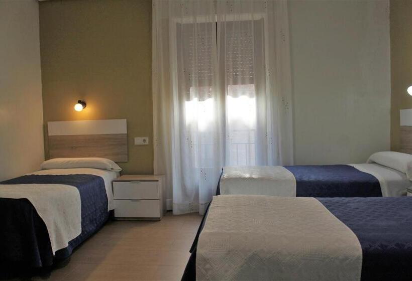 اتاق خانوادگی, Hostal Madrid