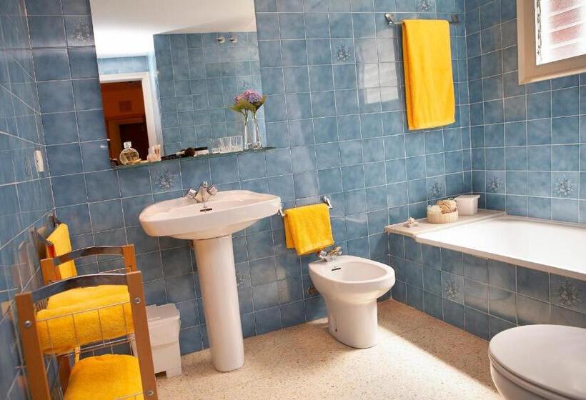 Standard Kolmen Hengen Huone, Bulevard