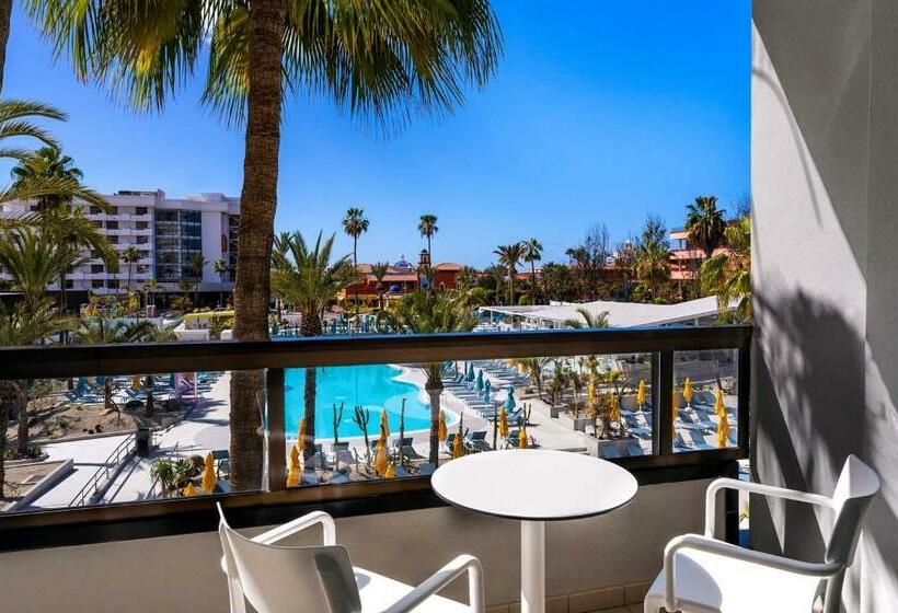 Номер Стандарт Вид на Бассейн, Spring Hotel Bitácora