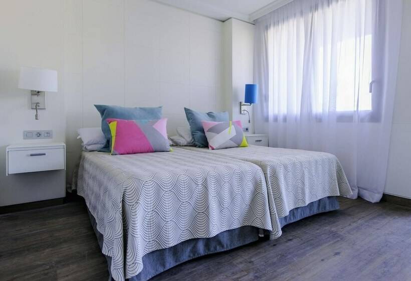 Номер Стандарт Вид на Бассейн, Spring Hotel Bitácora