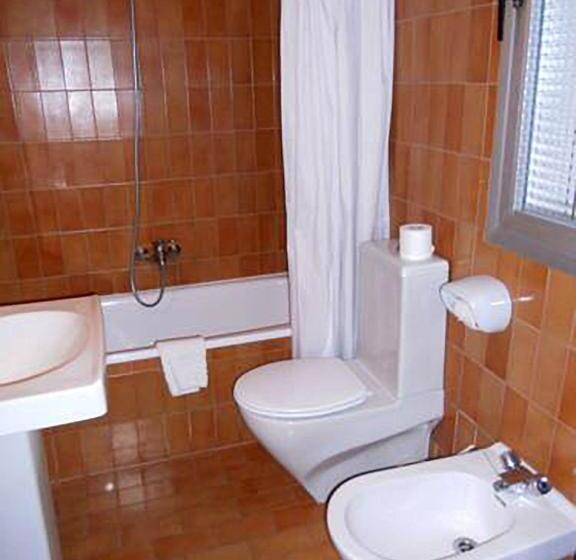 اتاق استاندارد یک نفره, Hostal Cortes