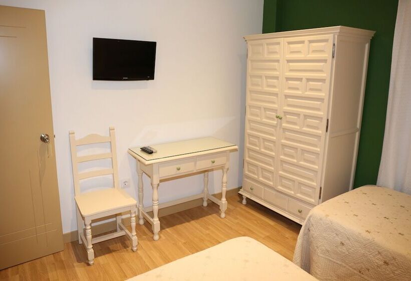 スタンダードトリプルルーム, Hostal La Janda