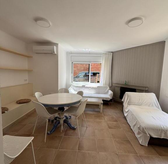 Casa 3 Camere da Letto, Hostal Rom Familiar