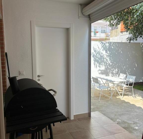 ３ベッドルームハウス, Hostal Rom Familiar