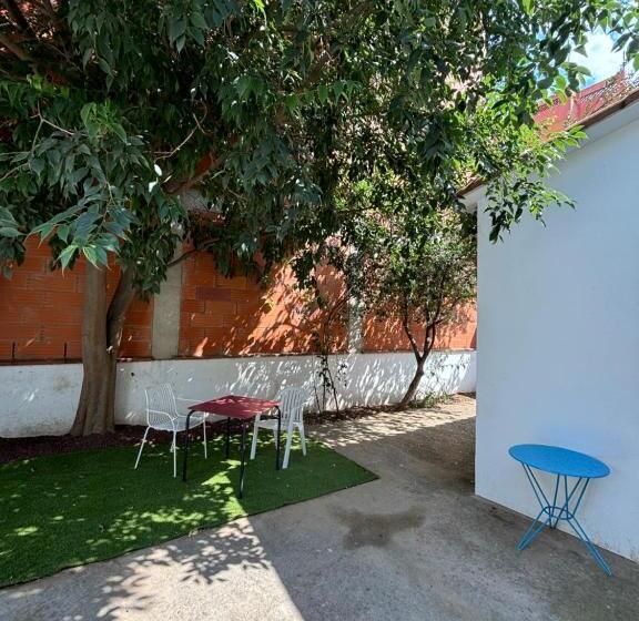 Casa 3 Camere da Letto, Hostal Rom Familiar