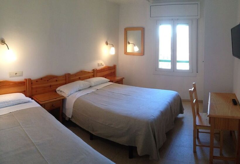 Camera Tripla Standard, Hostal Rom Familiar