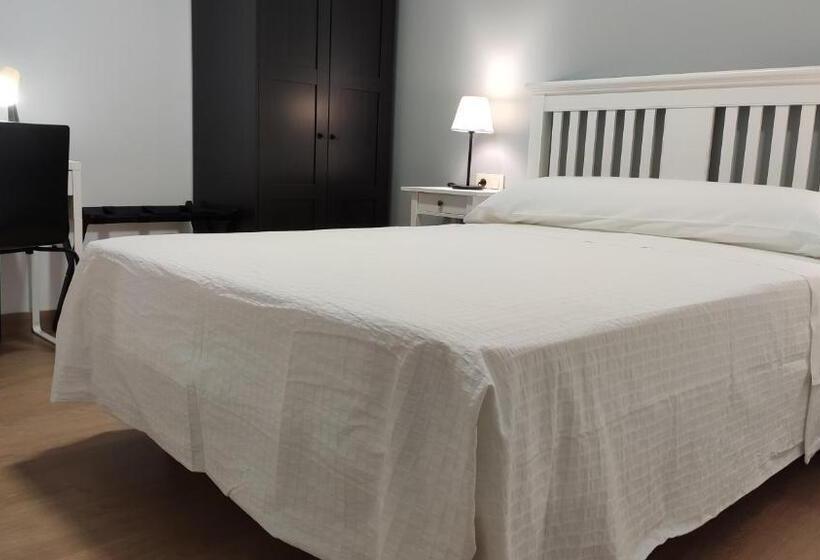 Номер Стандарт, Hostal Restaurante Paris