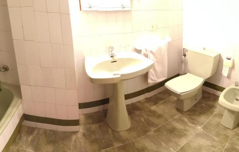 חדר משפחתי, Hostal Campoamor