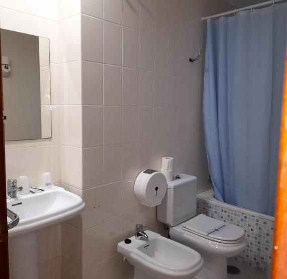 Семейный Номер, Hostal Carlos Iii