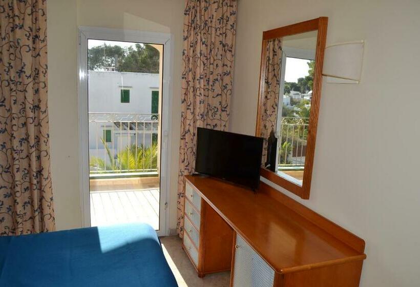 Номер Стандарт с Балконом, Hostal Leo D Or