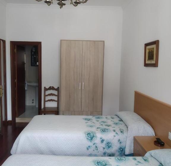 Номер Стандарт Трехместный, Hostal Residencia Presidente