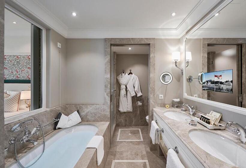 Junior suite with river view, Sacher Salzburg