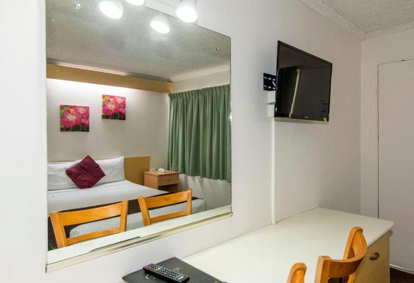 חדר אקונומי, Coral Sands Motel