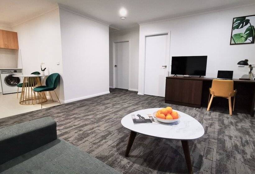 Семейный Номер, Littomore Suites Bathurst