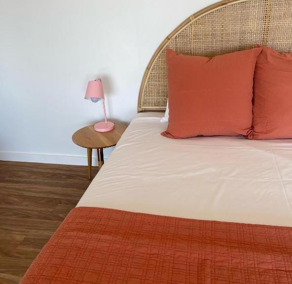 디럭스 스위트, Harbour View Motel