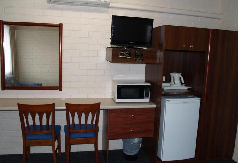 Номер Стандарт, Pigeon House Motor Inn