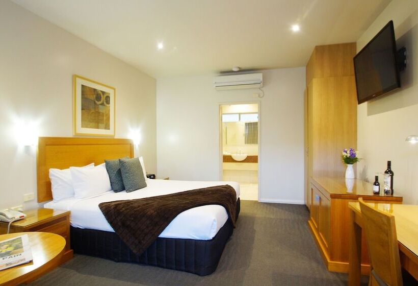스탠다드 룸 킹사이즈 침대, The Wyndhamere Motel Shepparton