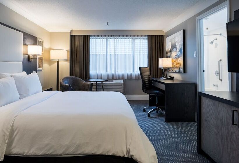 Номер Стандарт, Crowne Plaza Hotel Moncton Downtown, An Ihg