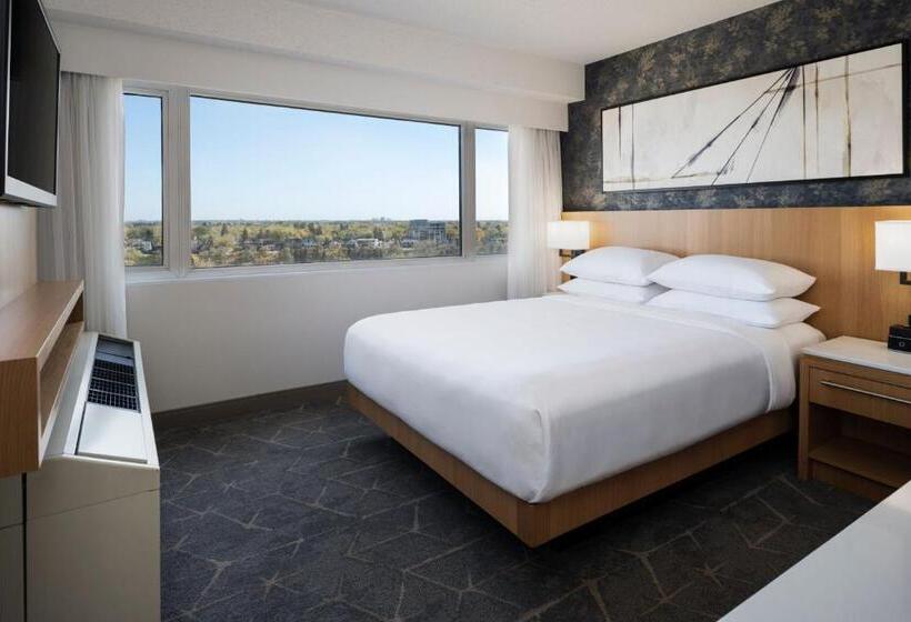 Люкс Повышенной Комфортности, Delta Hotels By Marriott Saskatoon Downtown