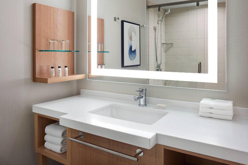 Номер Стандартный Кровать Куин, Delta Hotels By Marriott Saskatoon Downtown