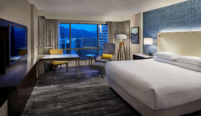 キングサイズベッドのスタンダードルーム, Hyatt Regency Vancouver