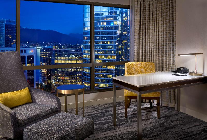 Club Room King Bed, Hyatt Regency Vancouver