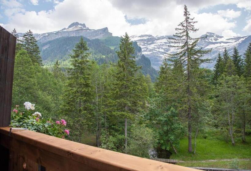Номер Стандарт с Балконом, Hôtel Les Sources