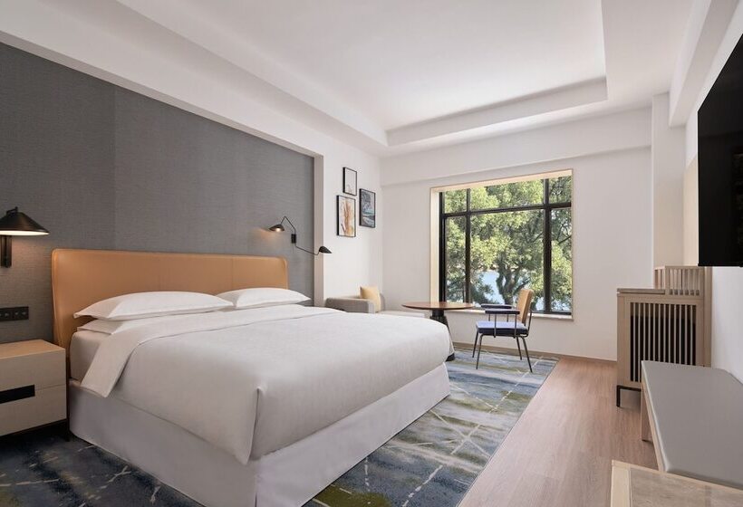 Номер Клуб, Sheraton Guilin