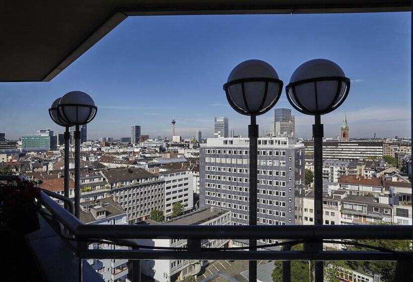 Номер бизнес-класса, Clayton Hotel Düsseldorf City Centre