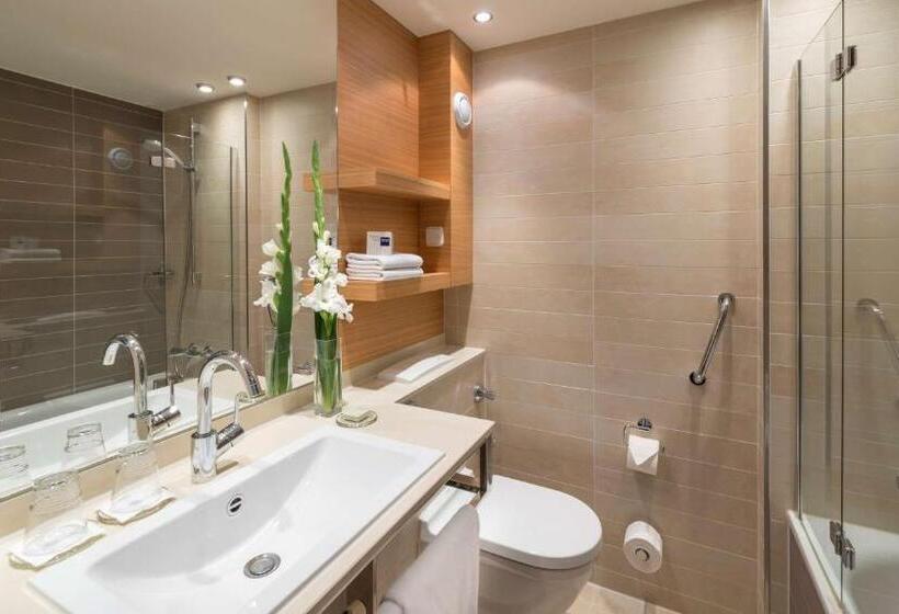 Номер Superior, Dorint Thermenhotel Freiburg